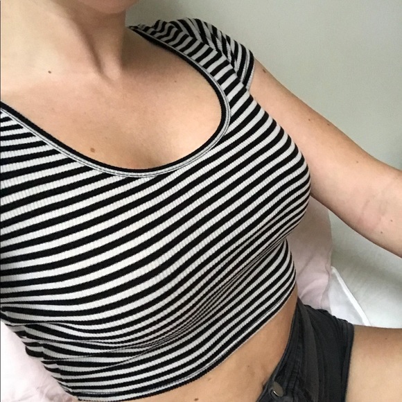 Truly madly deeply ribbed stripe crop top small - Picture 3 of 3